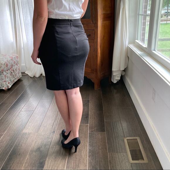 Ann Taylor Color Block Knit Pencil Skirt, Size 2P - Picture 4 of 5